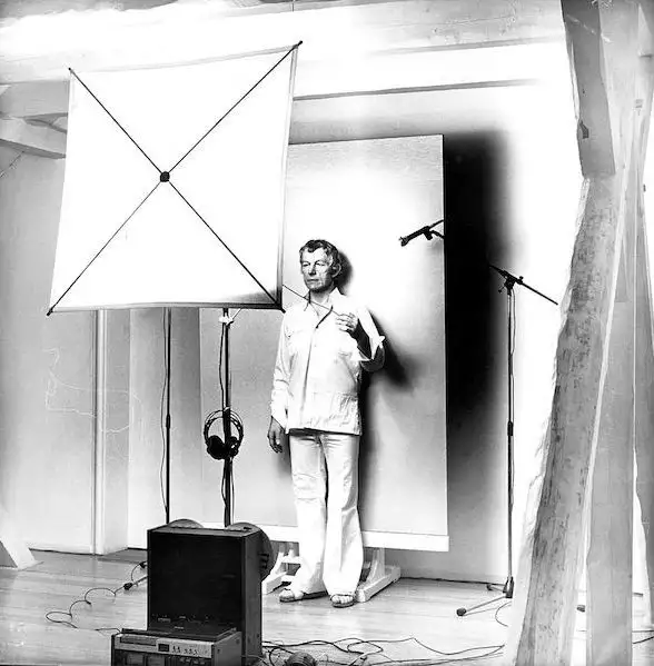 Roman Opałka, photographed by Lothar Wolleh. (Source: Wikimedia Commons / Lothar Wolleh)